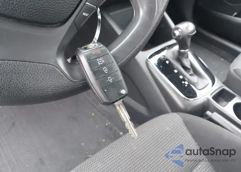 2017 Kia Forte Lx из США, поврежденный, VIN 3KPFK4A77HE086630